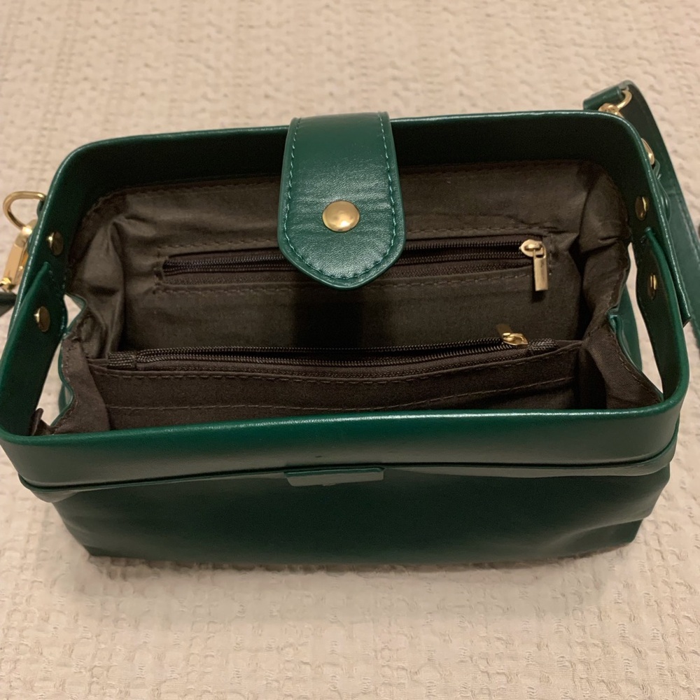 Small purse with crossbody strap.  Dark Green. New Without Tags - Picture 6 of 8